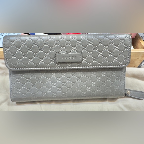 Gucci Metallic Silver Women's Wallet - Picture 3 of 9